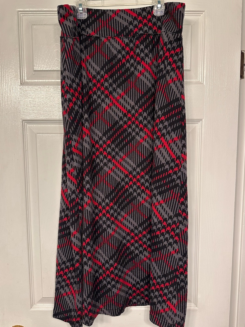 D & Co. Plaid Maxi Skirt in Black, Gray & Red size Large Womens